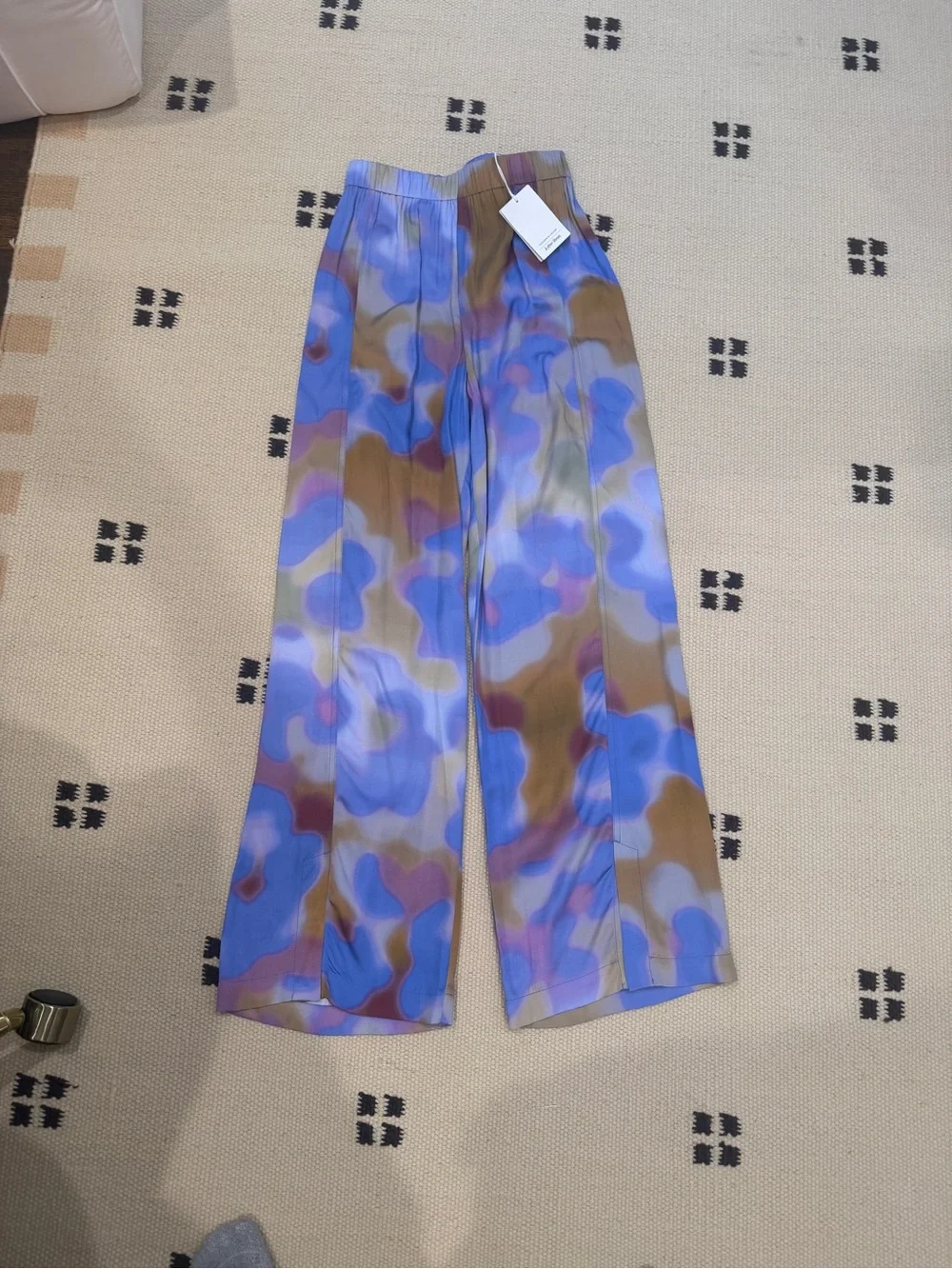 & Other Stories Lavender and Tan satin Abstract Elastic-Waist Pants - Picture 1 of 6